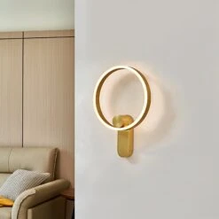 Lucande Yekta LED-Wandlampe Direkt 18W Messing