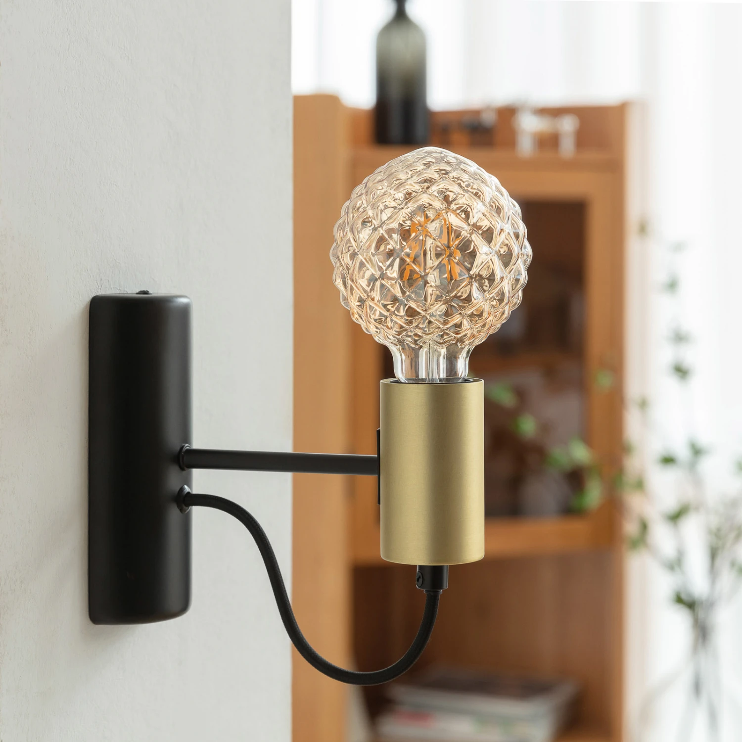 Lucande E27 3,8W LED-Lampe G95, 927 Struktur Amber 5er-Set 5 Lucande E27 3,8W LED-Lampe G95, 927 Struktur Amber 5er-Set – Bild 3