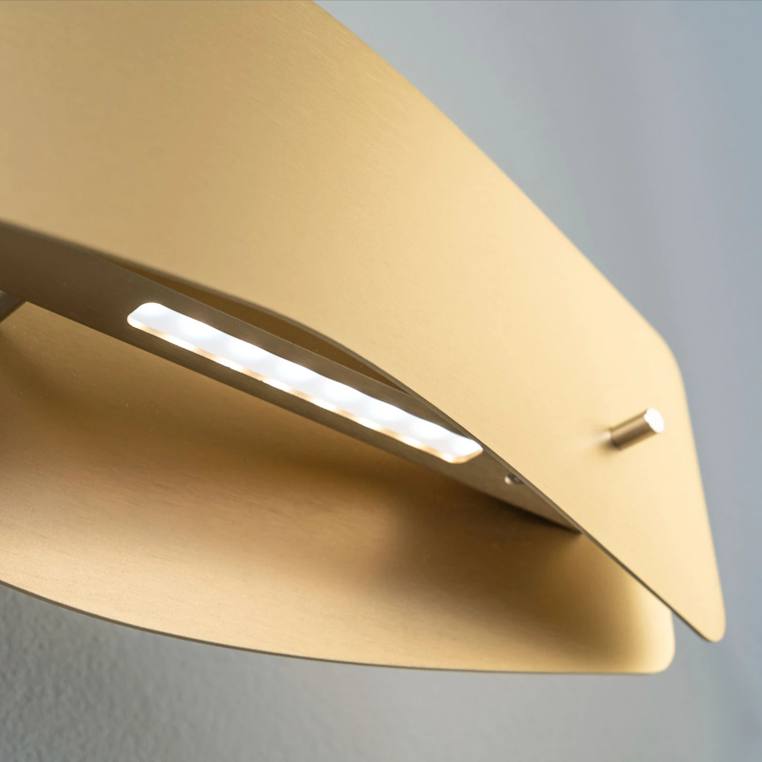 Lucande Lian LED-Wandlampe In Messing 8 Lucande Lian LED-Wandlampe In Messing – Bild 6