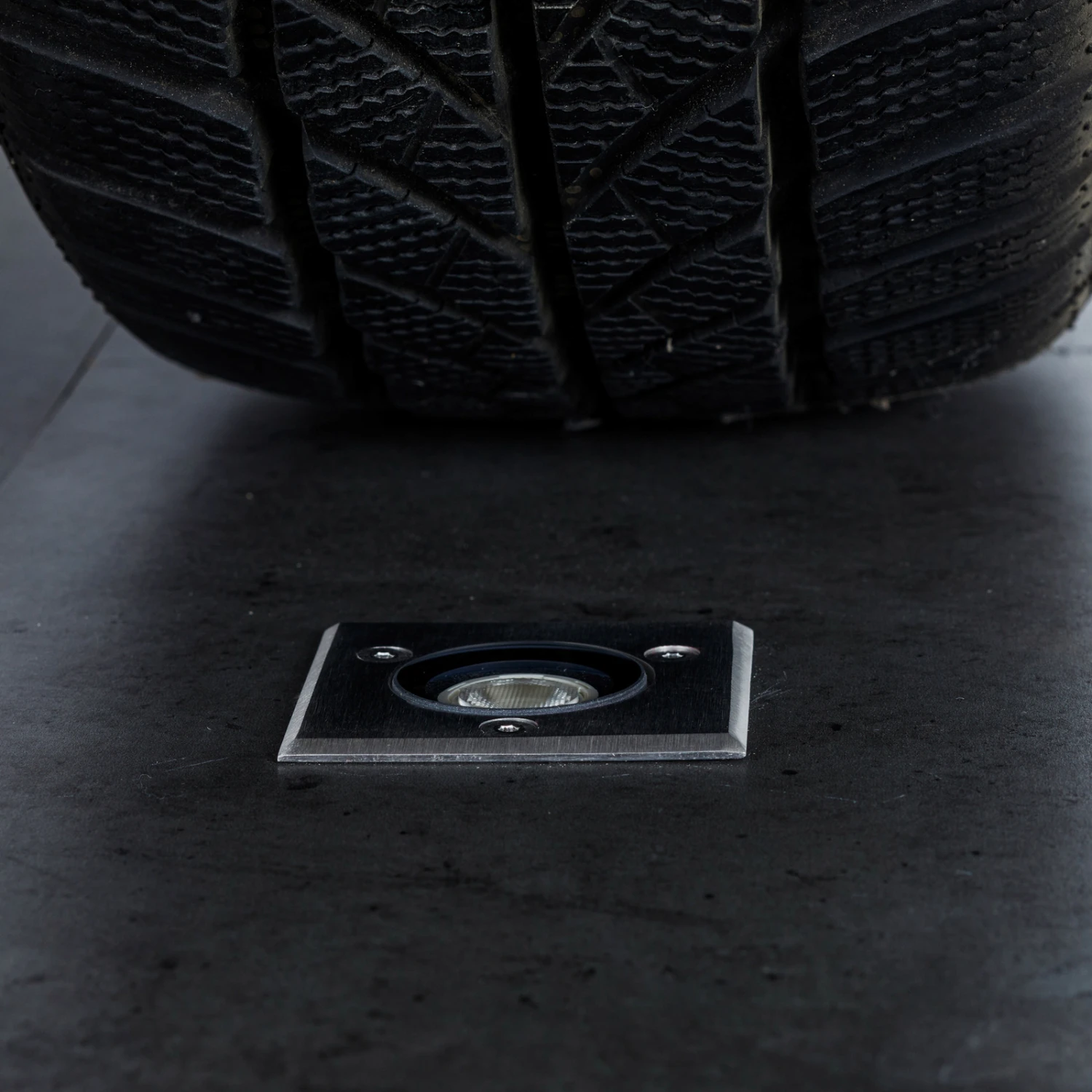 Lucande LED-Bodeneinbauleuchte Kenan, IP67, 49 Lumen 4 Lucande LED-Bodeneinbauleuchte Kenan, IP67, 49 Lumen – Bild 2