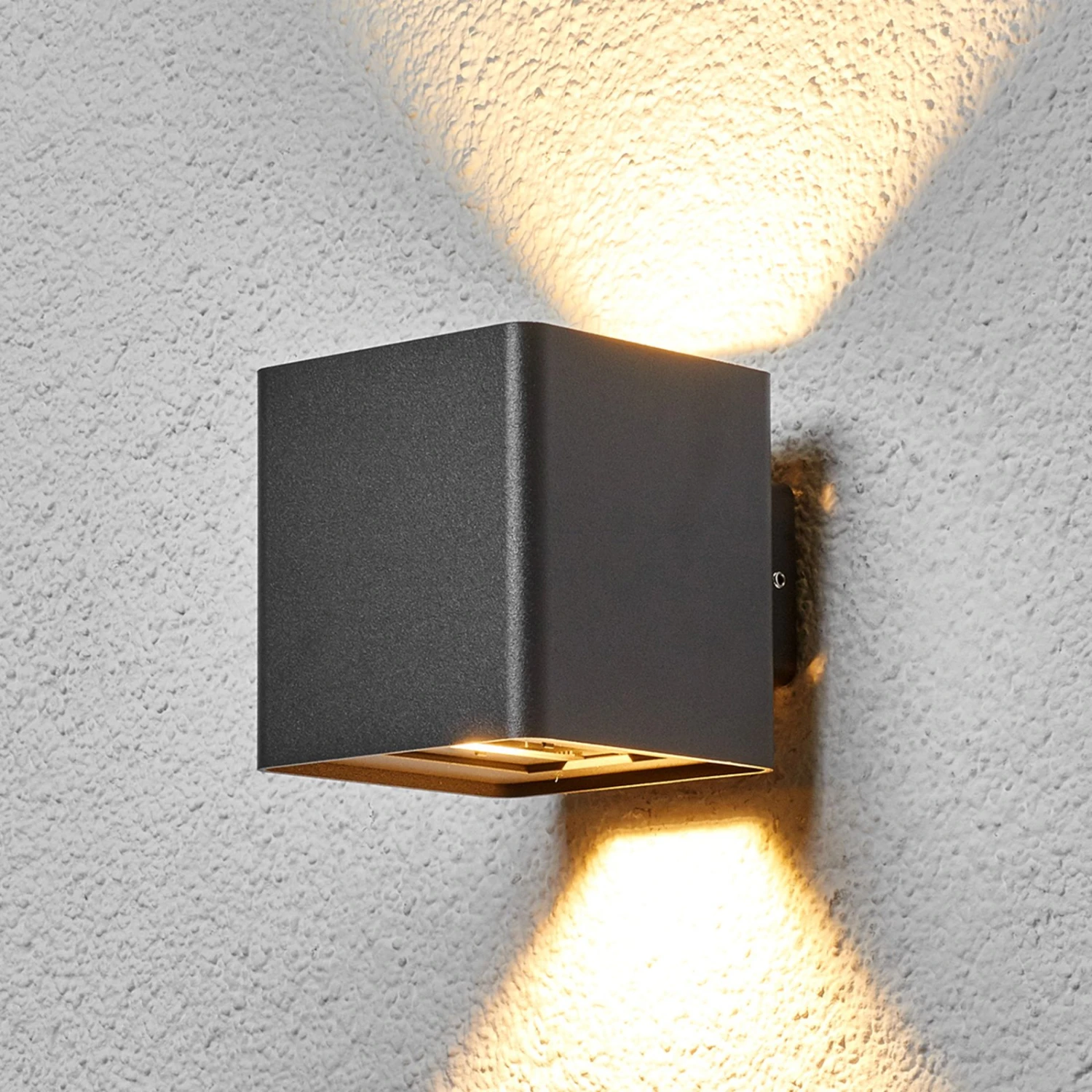 Lucande Grafitgraue LED-Außenwandleuchte Aaron 7 Lucande Grafitgraue LED-Außenwandleuchte Aaron – Bild 5