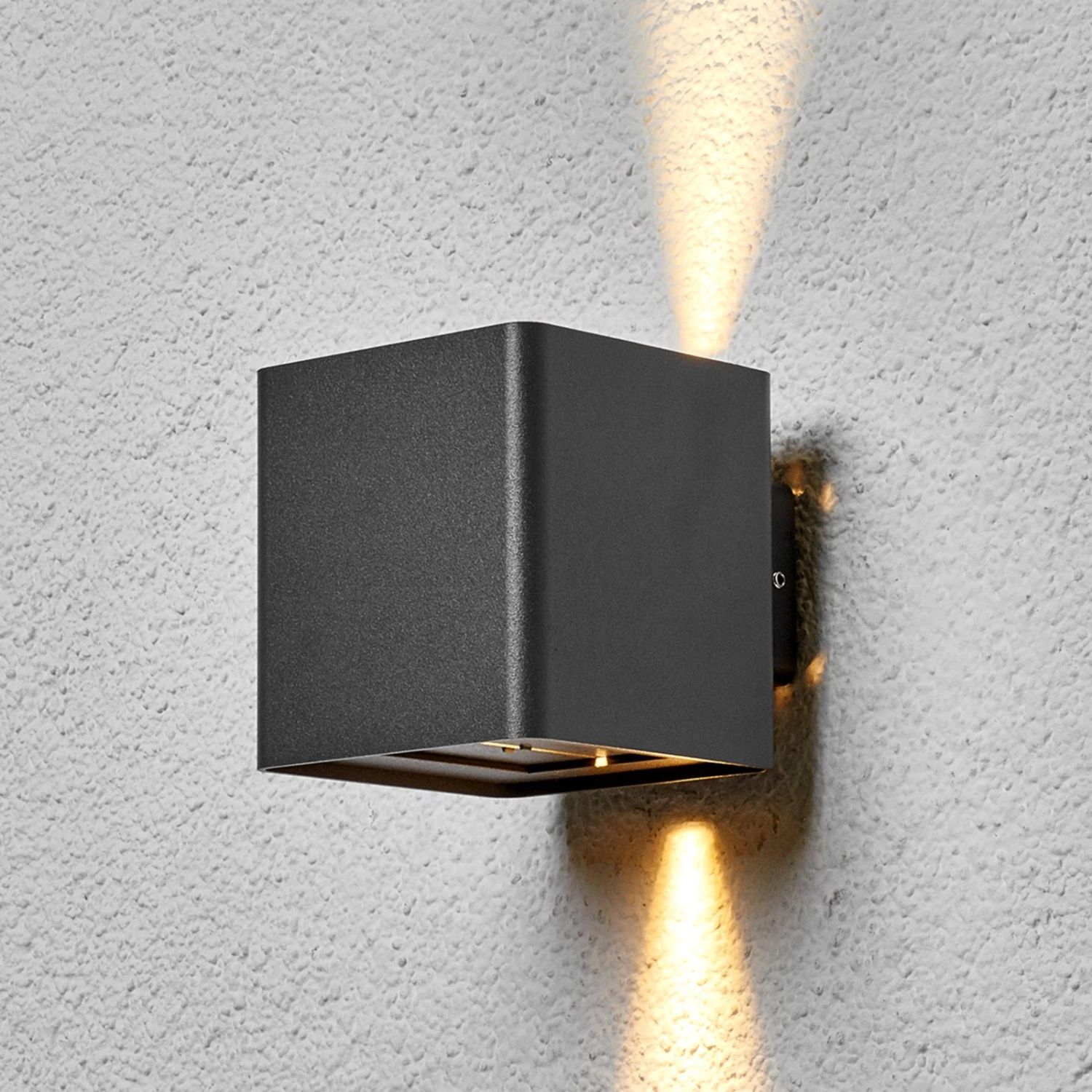 Lucande Grafitgraue LED-Außenwandleuchte Aaron 8 Lucande Grafitgraue LED-Außenwandleuchte Aaron – Bild 6