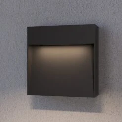 Lucande Außenwandleuchte Noreia In Eckiger Form