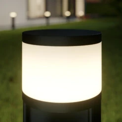 Lucande Corban LED-Sockelleuchte Mit 2 Steckdosen 19 Lucande Corban LED-Sockelleuchte Mit 2 Steckdosen -Lucande 9616174 8