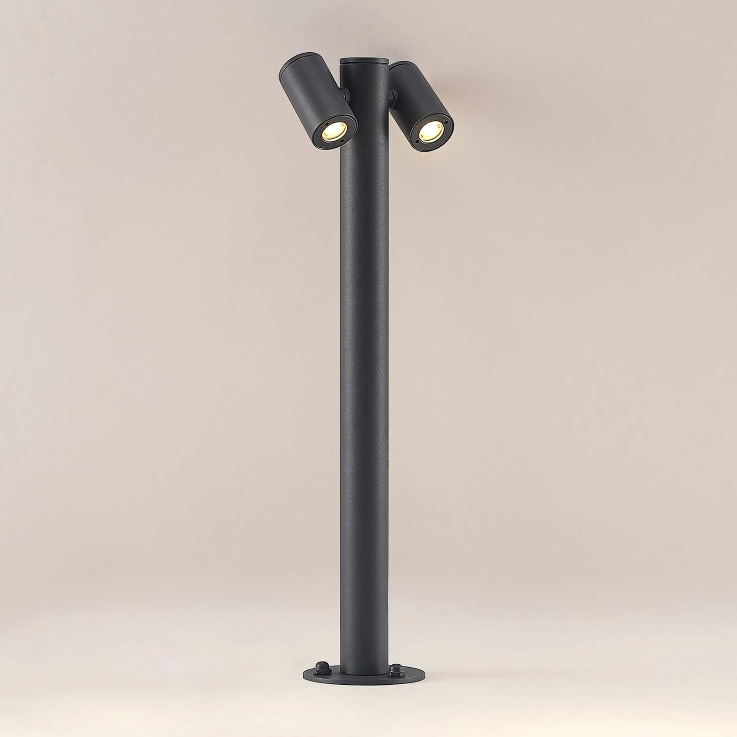 Lucande Saige LED-Sockelleuchte 2-fl., 50 Cm 8 Lucande Saige LED-Sockelleuchte 2-fl., 50 Cm – Bild 6