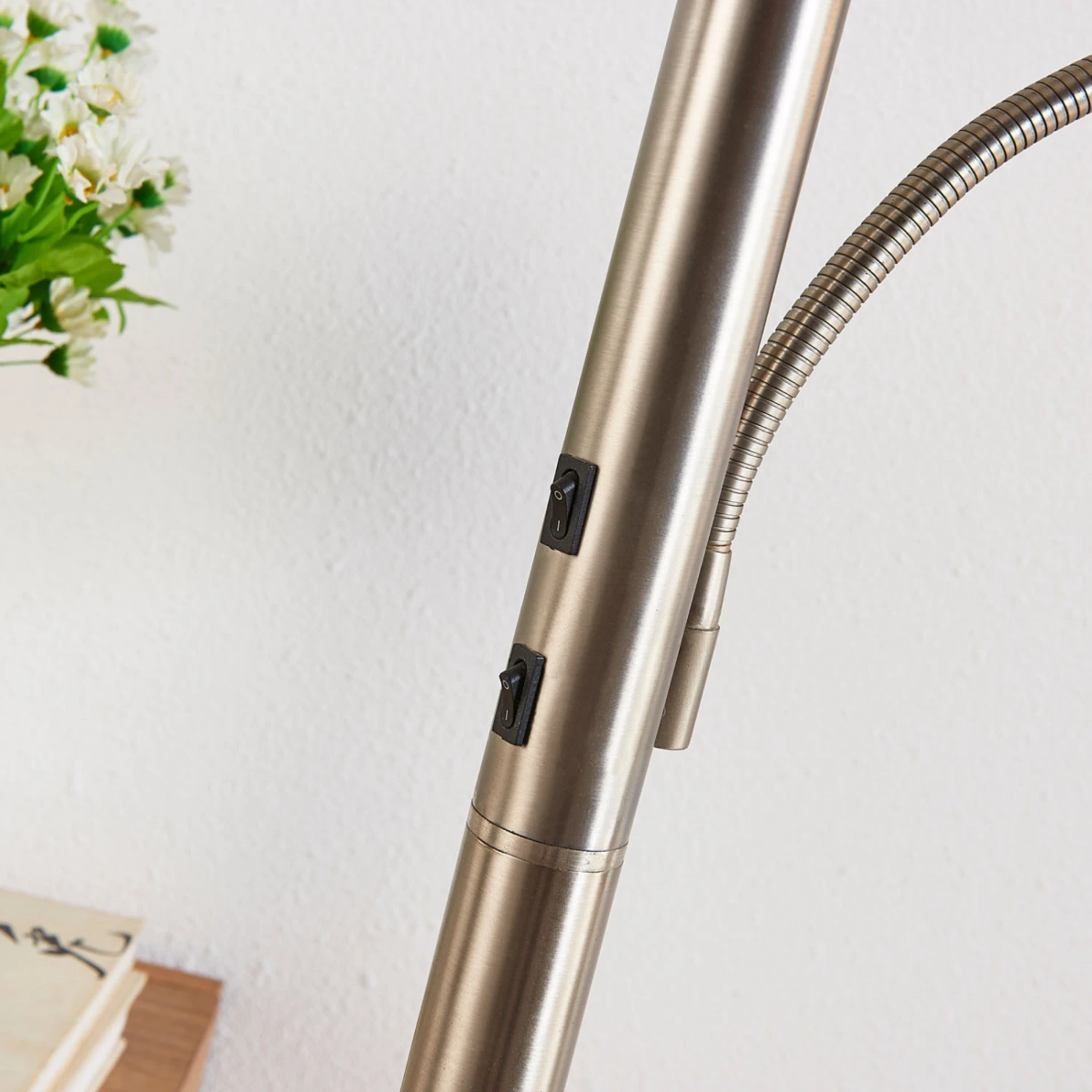 Lucande Nickelfarbene Stehlampe Dunja Mit Leselampe 8 Lucande Nickelfarbene Stehlampe Dunja Mit Leselampe – Bild 6