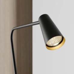 Lucande Angelina Stehleuchte, Schwarz-gold -Lucande 9624862 4