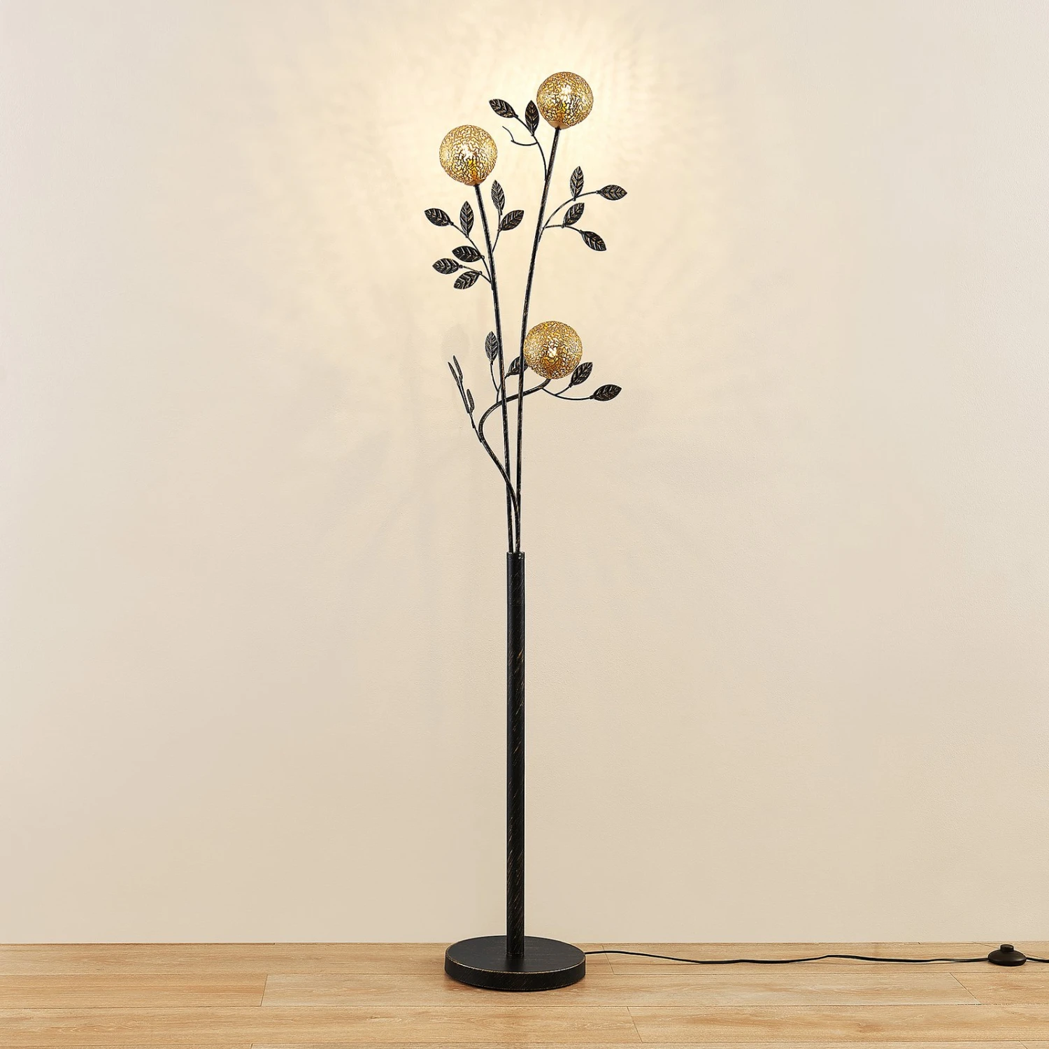 Lucande Evory Stehleuchte, Dreiflammig 5 Lucande Evory Stehleuchte, Dreiflammig – Bild 3