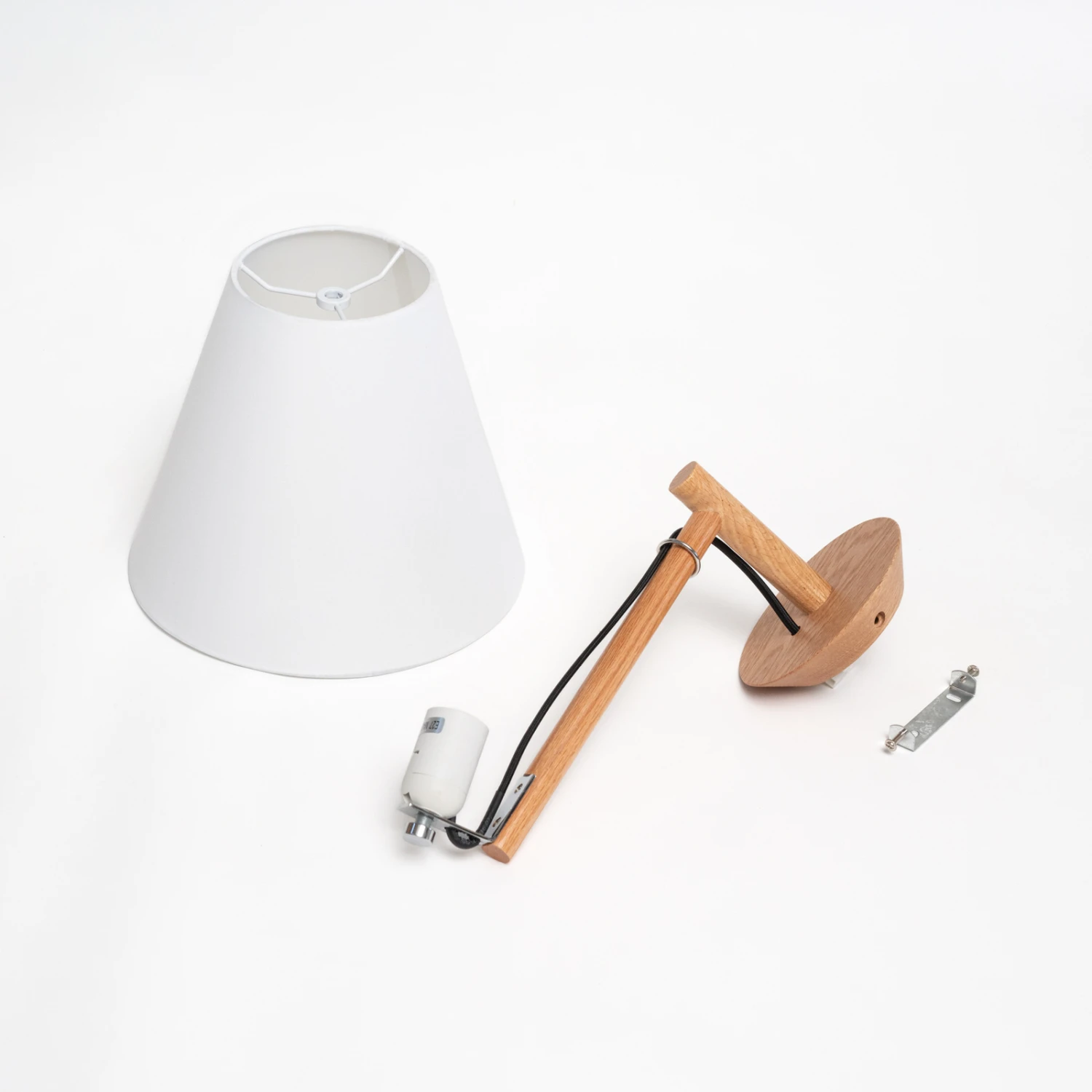 Lucande Jinda Wandleuchte, Holzgestell, Stoff Weiß 10 Lucande Jinda Wandleuchte, Holzgestell, Stoff Weiß – Bild 8