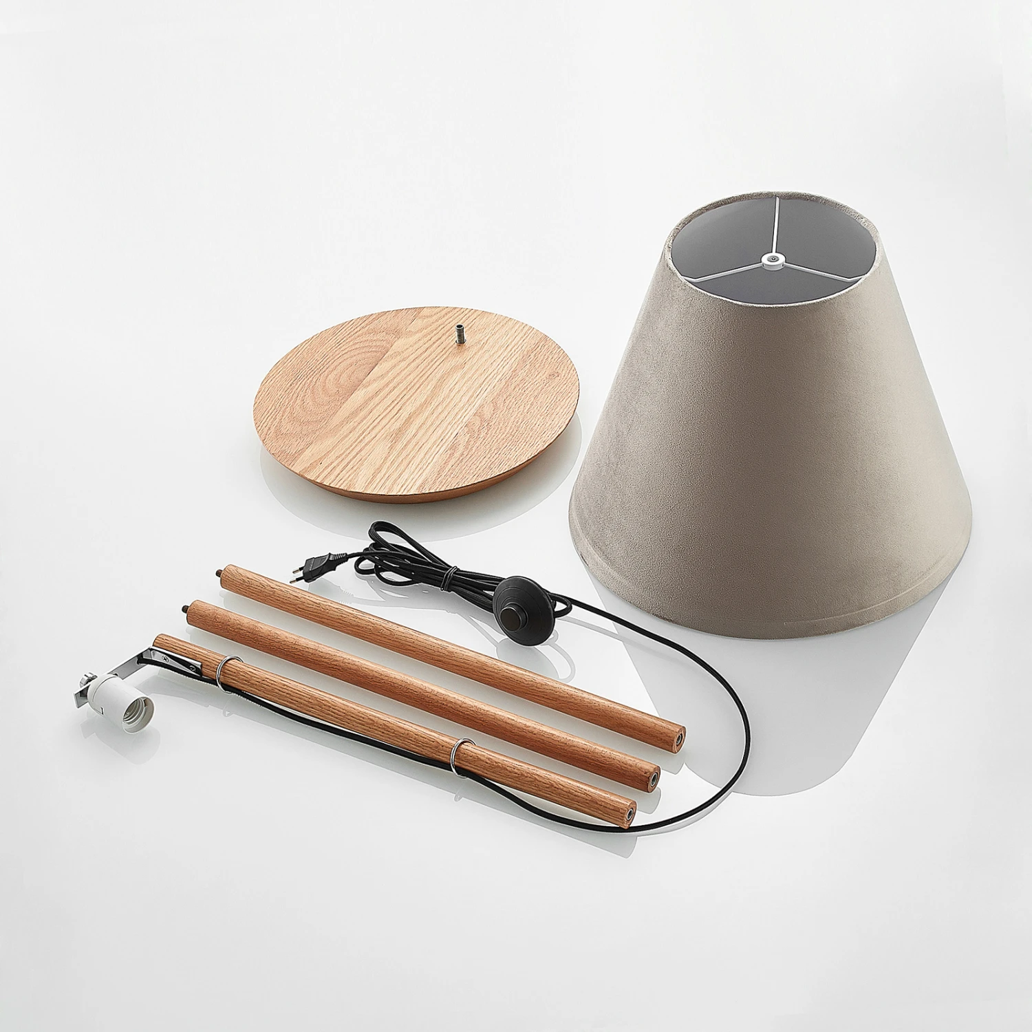 Lucande Jinda Stehlampe, Holzgestell, Samt Grau 11 Lucande Jinda Stehlampe, Holzgestell, Samt Grau – Bild 9