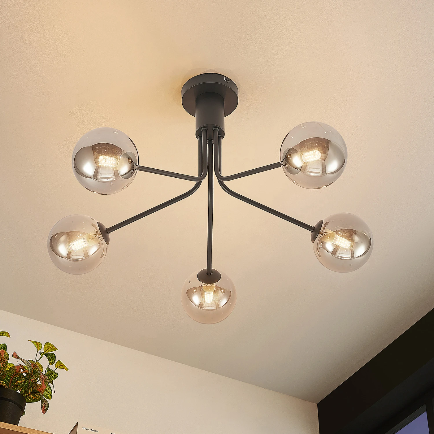 Lucande Wynona Deckenleuchte, 5-fl. Schwarz 3 Lucande Wynona Deckenleuchte, 5-fl. Schwarz