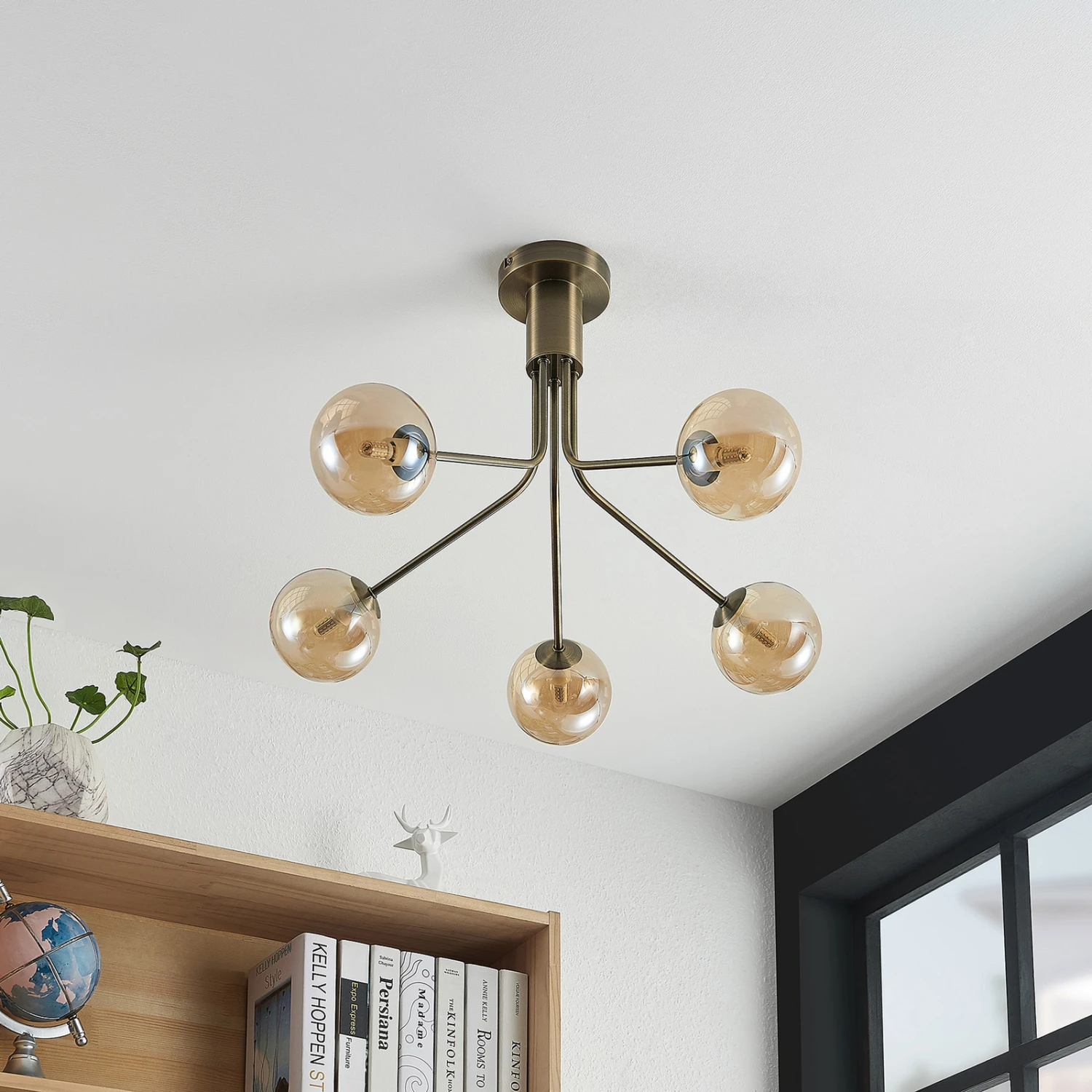 Lucande Wynona Deckenleuchte, 5-fl. Altmessing 5 Lucande Wynona Deckenleuchte, 5-fl. Altmessing – Bild 3