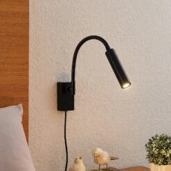 Lucande Anaella LED-Wandleuchte, Schwarz, 47 Cm