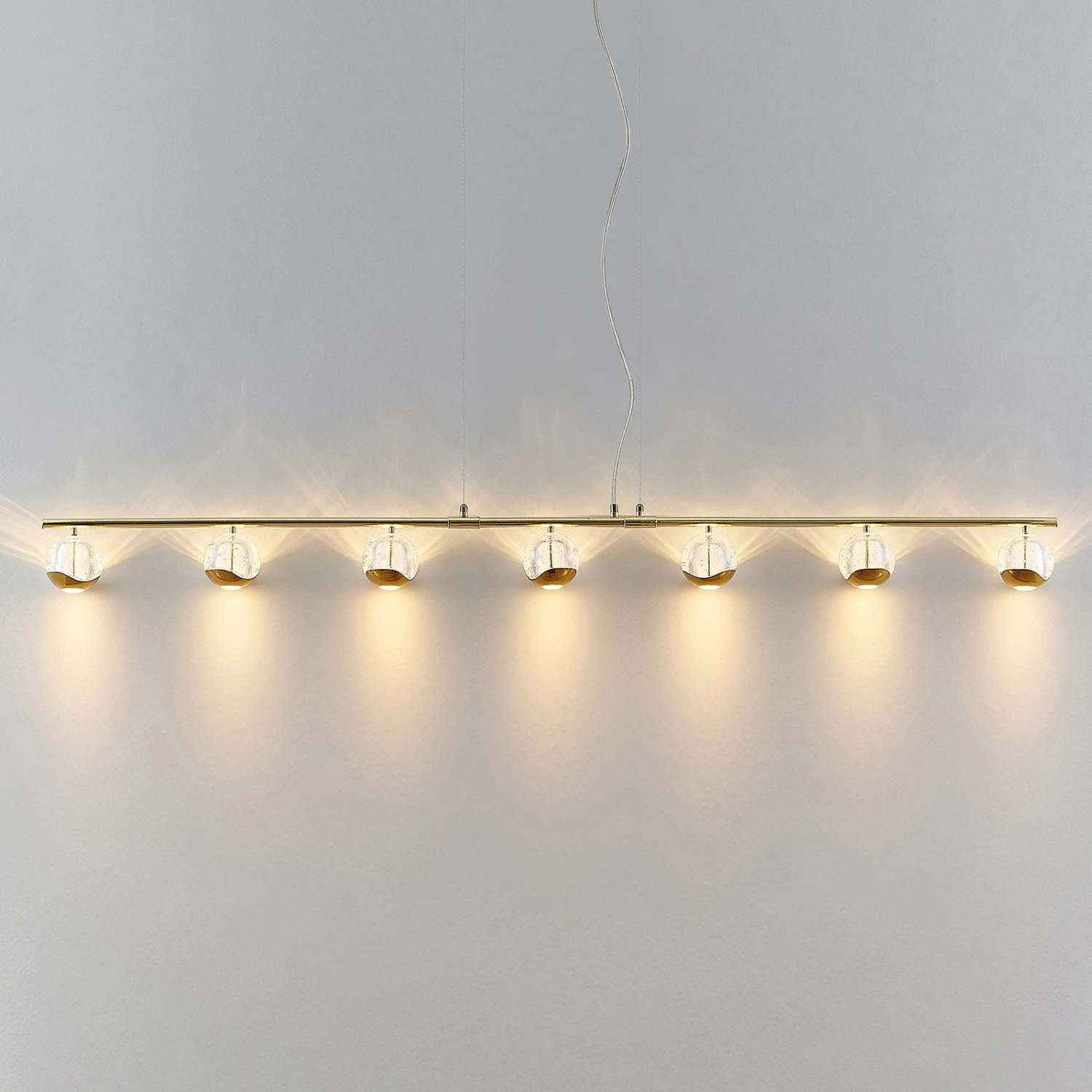 Lucande Kilio LED-Hängeleuchte, 7-flammig, Gold 7 Lucande Kilio LED-Hängeleuchte, 7-flammig, Gold – Bild 5