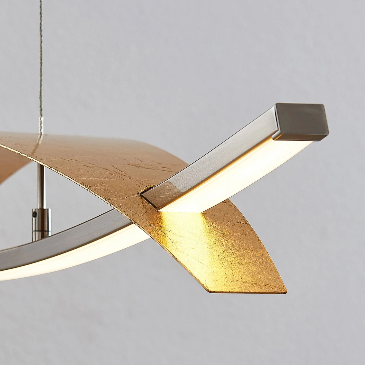 Lucande LED-Hängeleuchte Marija, Blende Waagerecht, Gold 10 Lucande LED-Hängeleuchte Marija, Blende Waagerecht, Gold – Bild 8