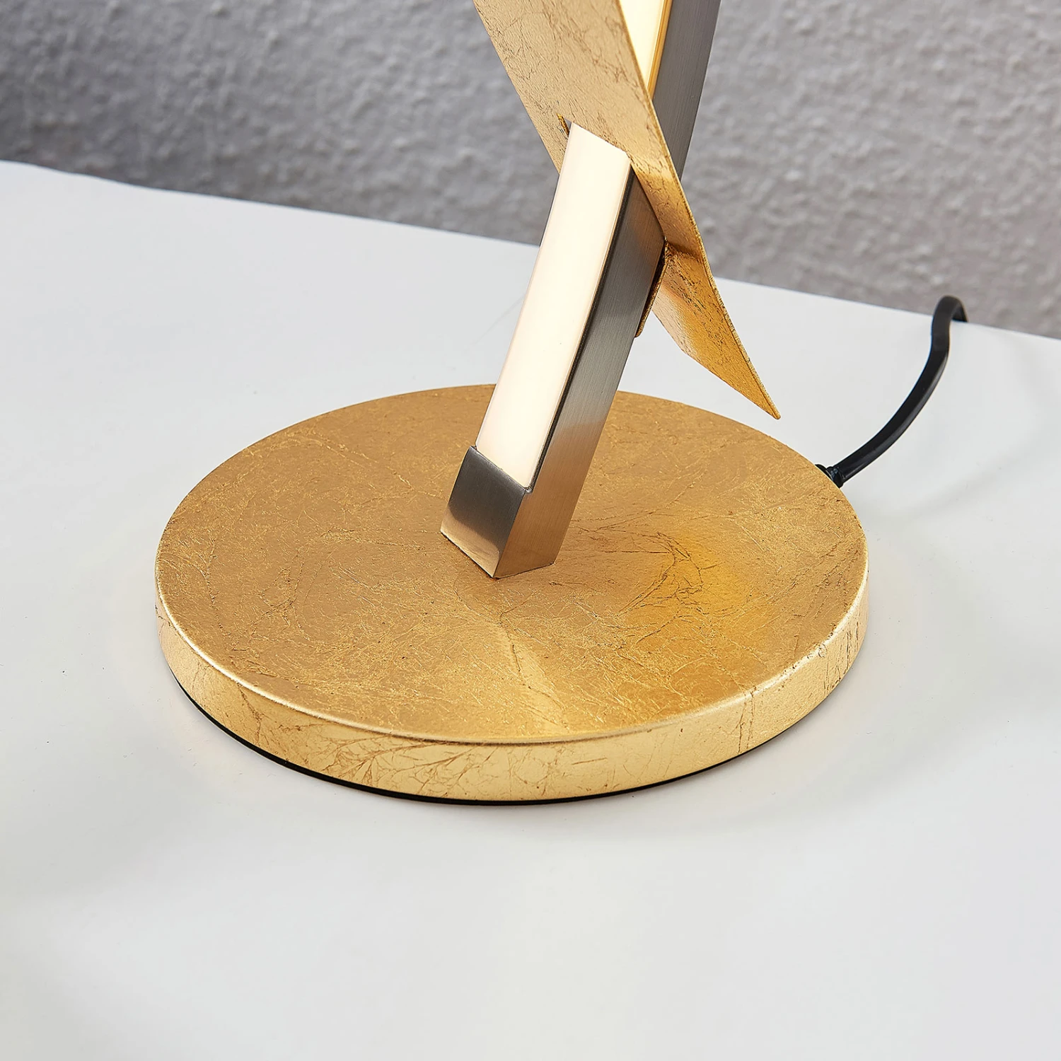 Lucande LED-Tischleuchte Marija In Edler Gold-Optik 11 Lucande LED-Tischleuchte Marija In Edler Gold-Optik – Bild 9