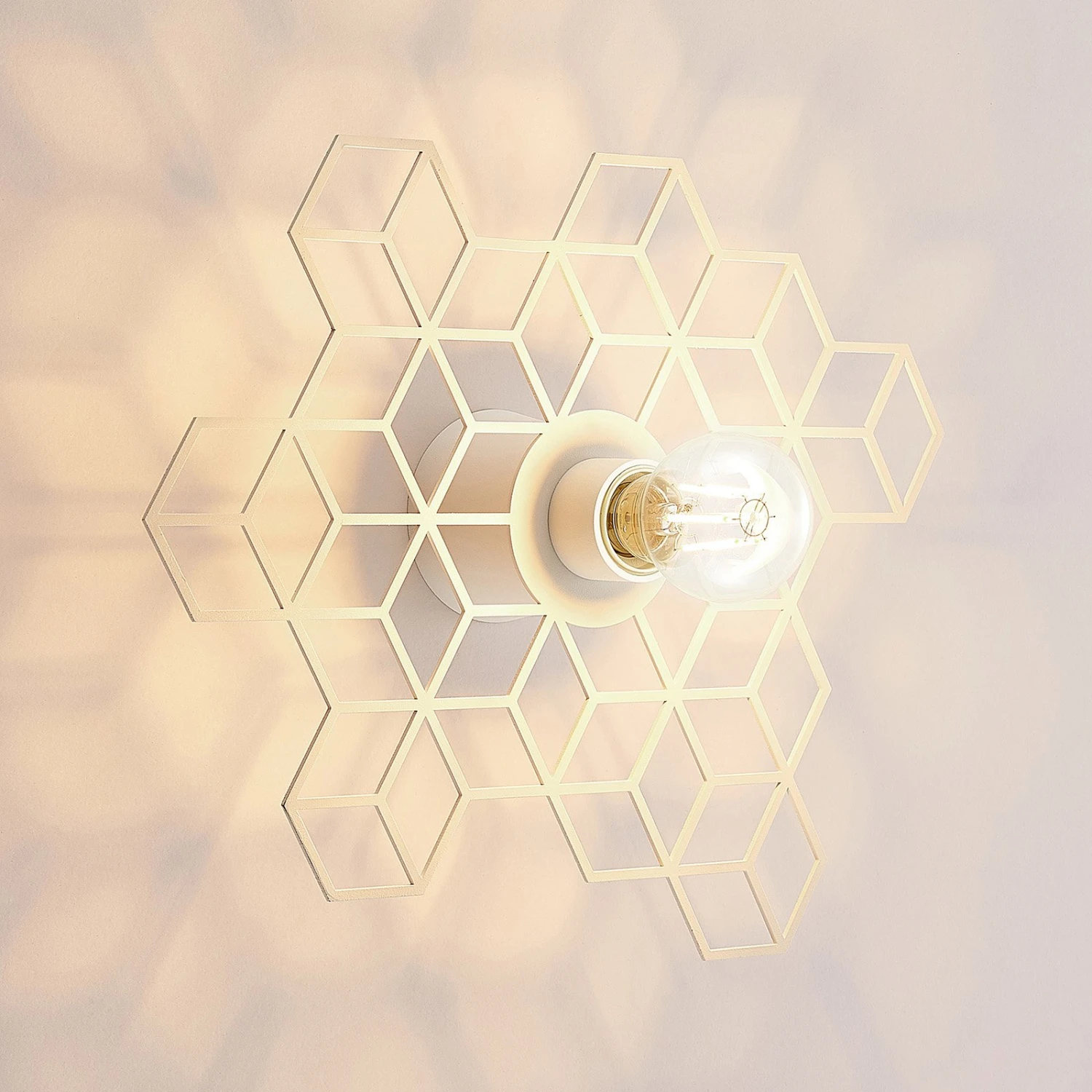 Lucande Alexaru Wandleuchte, Waben, Weiß 9 Lucande Alexaru Wandleuchte, Waben, Weiß – Bild 7