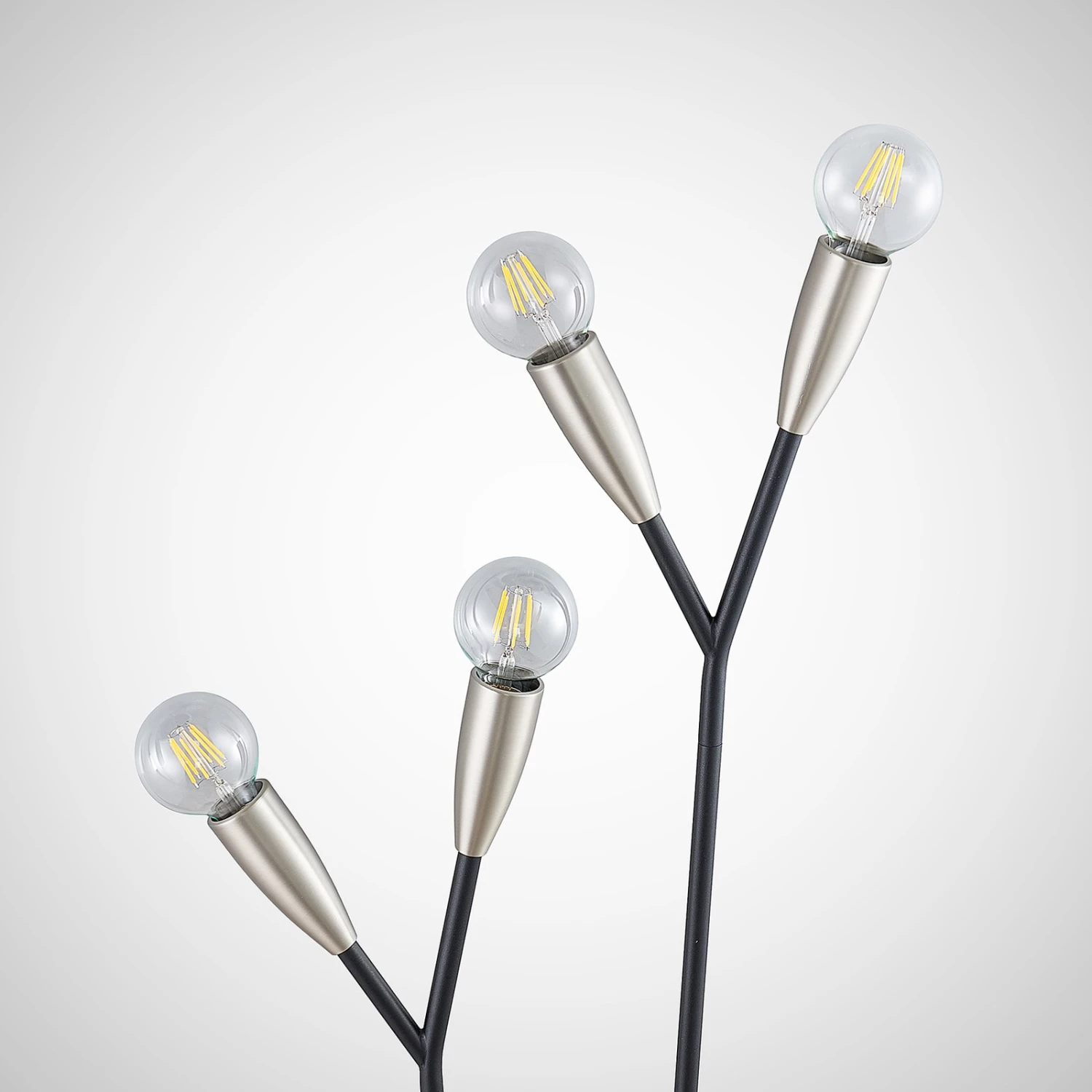 Lucande Carlea Stehleuchte, 4-fl., Schwarz-nickel 7 Lucande Carlea Stehleuchte, 4-fl., Schwarz-nickel – Bild 5