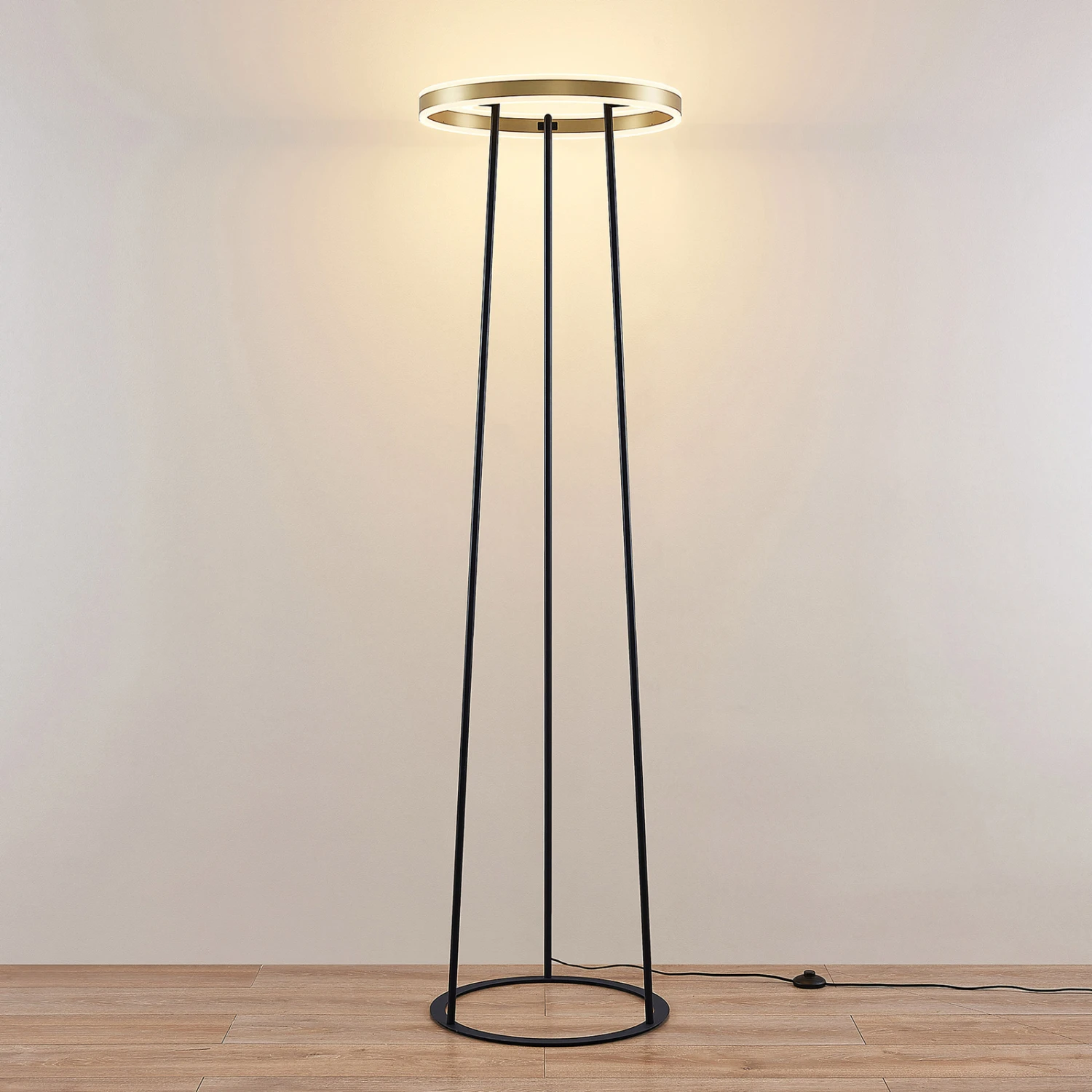 Lucande Seppe LED-Stehleuchte, Ø 50 Cm, Messing 5 Lucande Seppe LED-Stehleuchte, Ø 50 Cm, Messing – Bild 3