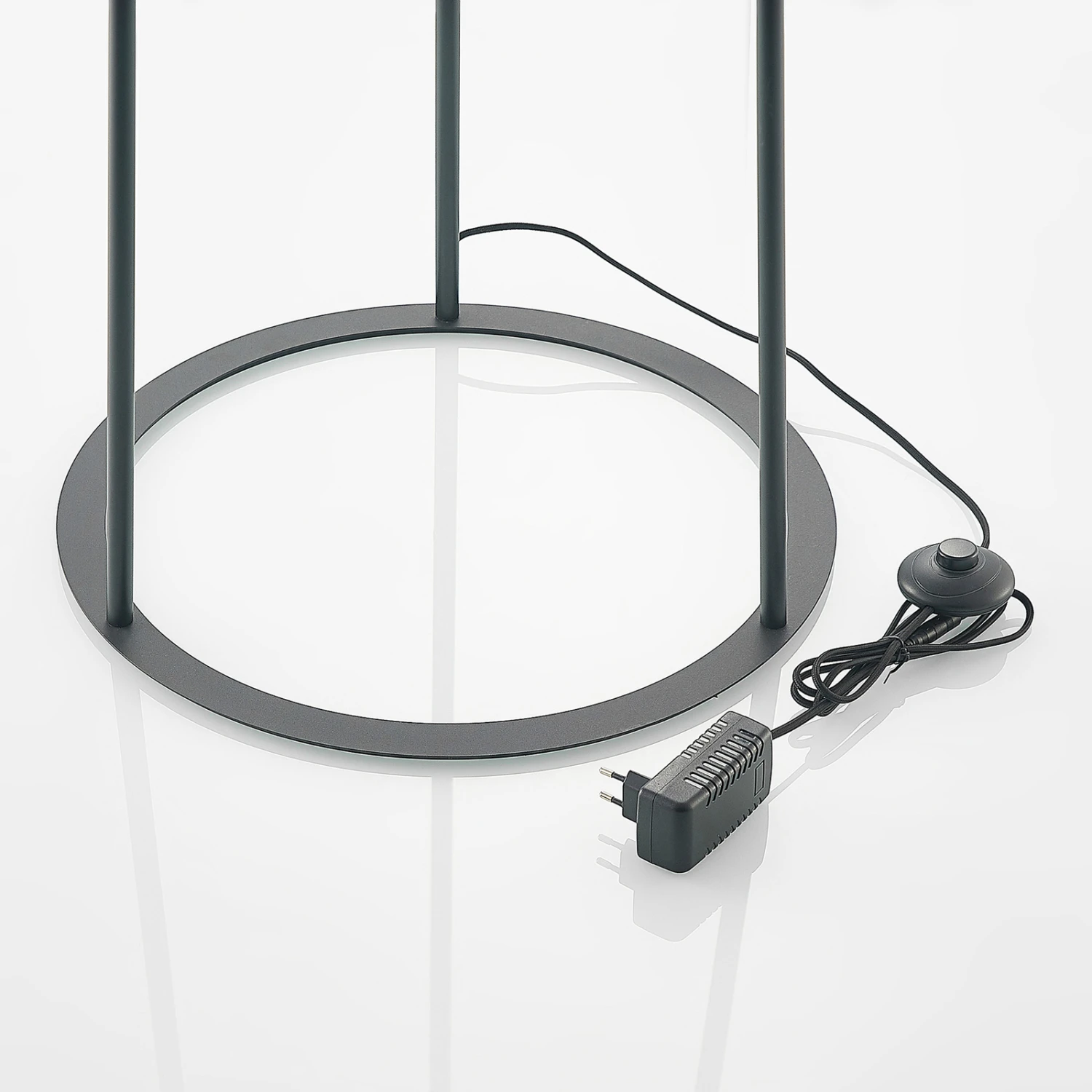 Lucande Seppe LED-Stehleuchte, Ø 50 Cm, Messing 10 Lucande Seppe LED-Stehleuchte, Ø 50 Cm, Messing – Bild 8