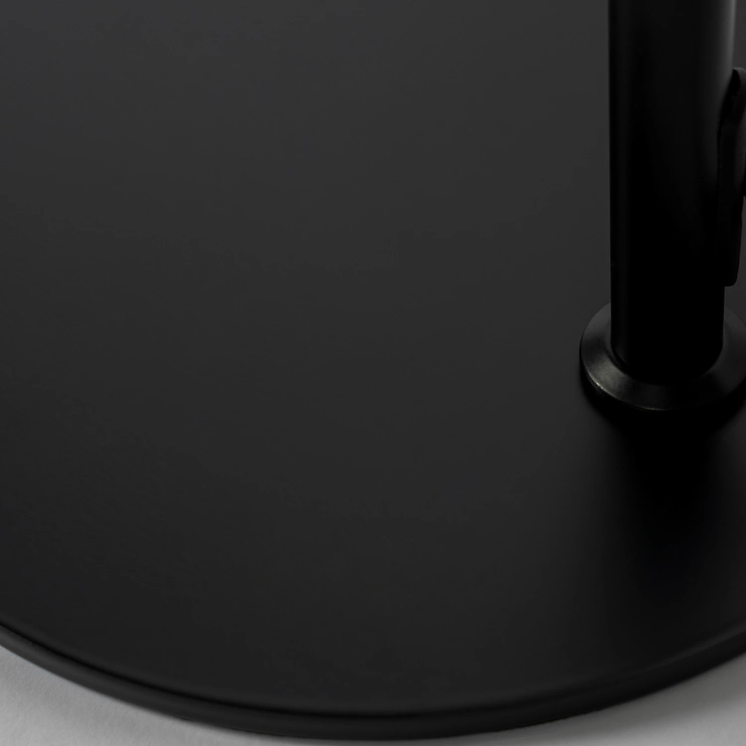 Lucande Mostrid Stehleuchte Aus Schwarzem Eisen 9 Lucande Mostrid Stehleuchte Aus Schwarzem Eisen – Bild 7