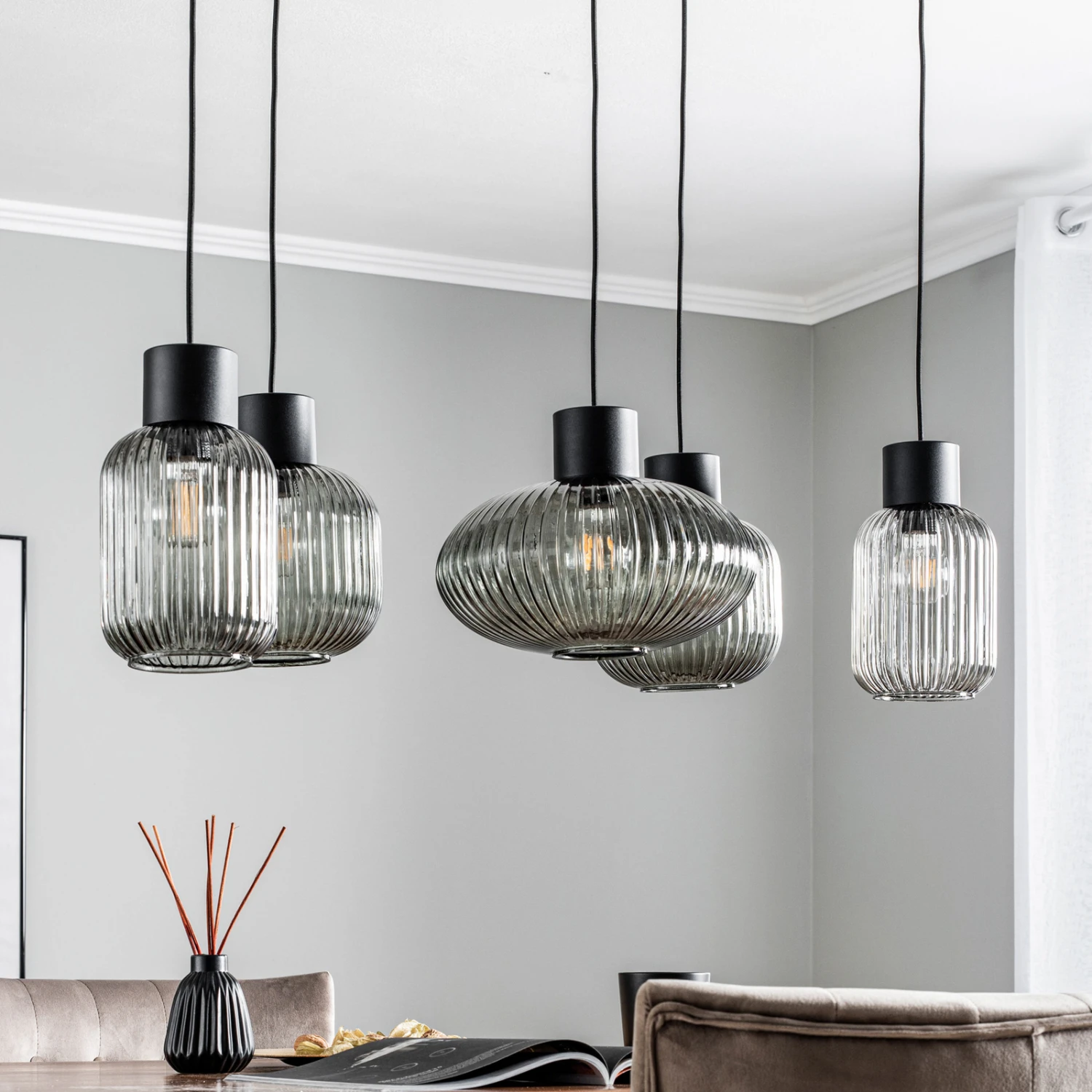 Lucande Lomeris Hängelampe, Fünfflammig, Rauchgrau 4 Lucande Lomeris Hängelampe, Fünfflammig, Rauchgrau – Bild 2