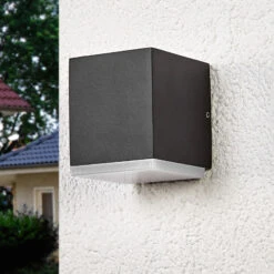 Lucande LED-Wandlampe Sarah Mit Kunststoffdiffusor, Außen -Lucande 9969036 1