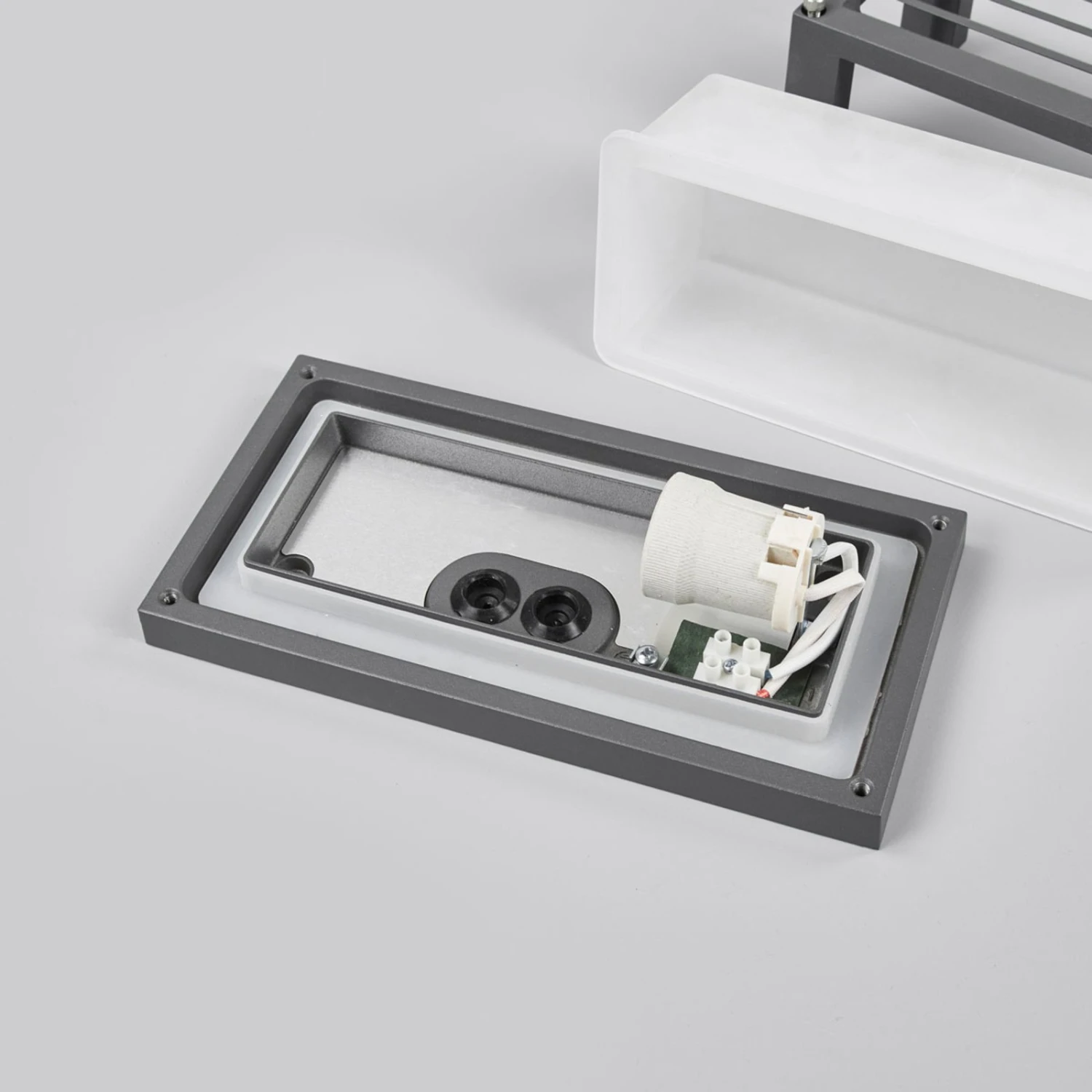 Lucande Gestreifte Außenwandlampe Aurelien, Dunkelgrau 10 Lucande Gestreifte Außenwandlampe Aurelien, Dunkelgrau – Bild 8