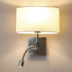 Lucande Weiße Stoff-Wandleuchte Karla Mit LED-Leselicht