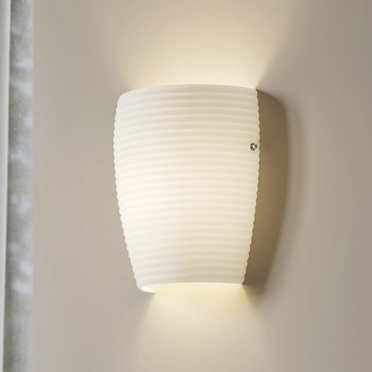 Lucande Vera Wandleuchte Mit Weißem Glasschirm 3 Lucande Vera Wandleuchte Mit Weißem Glasschirm